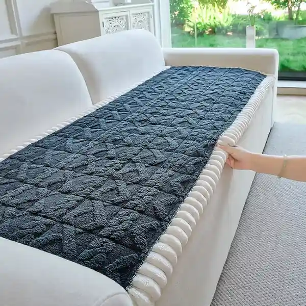 PJLZJFBY Fuzzy Couch Cover for Dogs Washable, Non Slip Couch Covers for 3 Cushion Sofa Pet Friendly